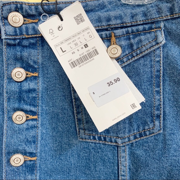 Zara Mid-Rise Denim Skirt. Dark Wash. Frayed Hem. - Picture 2 of 8